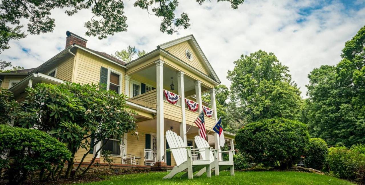 The Yellow House On Plott Creek Уейнсвил Екстериор снимка